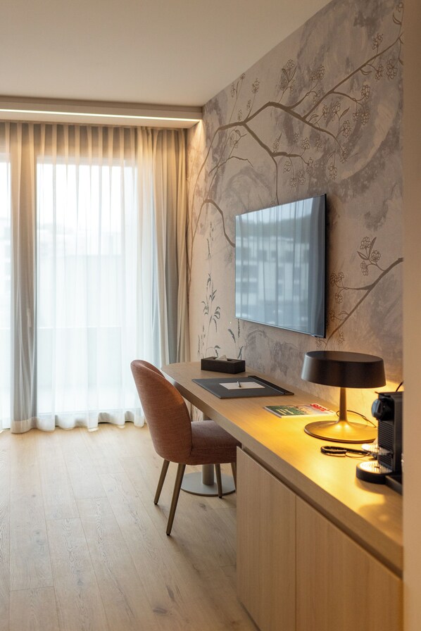 Superior Double Room, Balcony | Living area - Hôtel des Innovations (Marly)