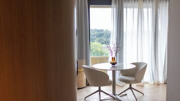 1 chambre, coffres-forts dans les chambres, bureau, rideaux occultants