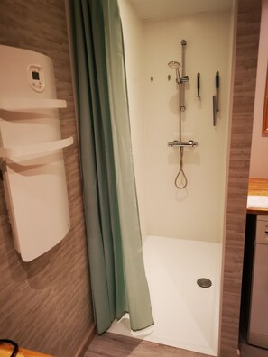 Dusche, Haartrockner, Seife