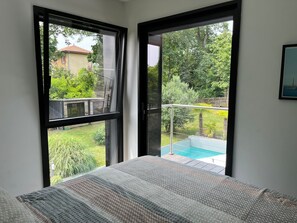 5 chambres, fer et planche à repasser, Wi-Fi, draps fournis