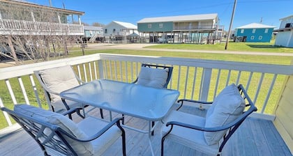 Auralee Unit 1 - Beach Access - Island Realty