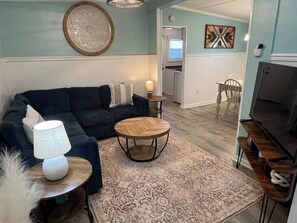 TV - Auralee Unit 1 - Beach Access - Island Realty (Grand Isle)