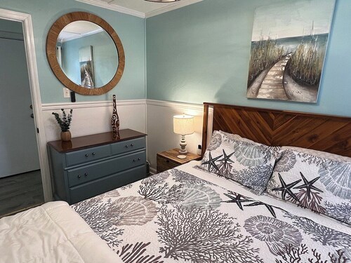 Auralee Unit 2 - Beach Access - Island Realty