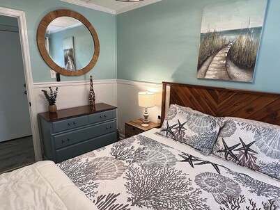 Auralee Unit 2 - Beach Access - Island Realty