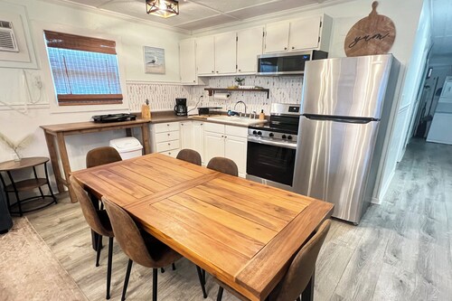 Auralee Unit 2 - Beach Access - Island Realty