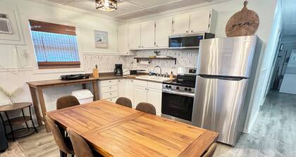 Auralee Unit 2 - Beach Access - Island Realty