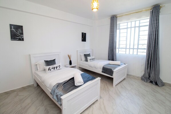 2 عدّة غرف نوم ومكواة/لوح كي وواي فاي مجانًا