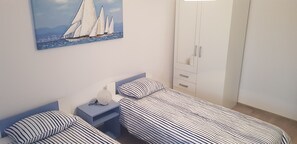 1 chambre, fer et planche à repasser, Wi-Fi, draps fournis