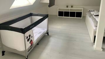 1 Schlafzimmer, Bügeleisen/Bügelbrett, WLAN