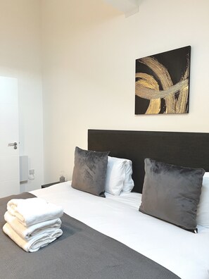 Laptopgeeigneter Arbeitsplatz, kostenloses WLAN