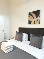 Espacio para trabajar con laptop y wifi gratis