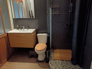 Shower - Country house with private outdoor area with brazier barbecue (Javaugues)