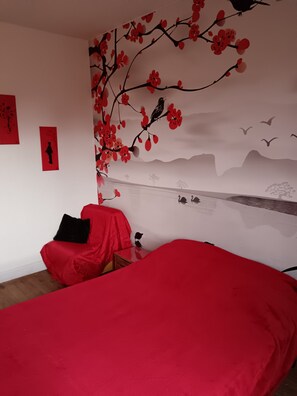 3 bedrooms, iron/ironing board, travel cot, free WiFi