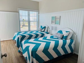 10 bedrooms, free WiFi, bed sheets - Experience oceanfront luxury at FINS, a spacious 10-bedroom retreat in Holden Beach. (Holden Beach)