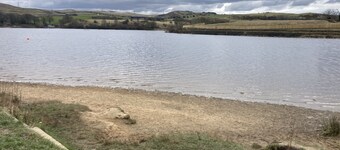 Cosy Escape: 2Bed Home in Littleborough