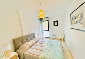 2 bedrooms, iron/ironing board, WiFi, bed sheets