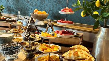 Daily buffet breakfast (EUR 16 per person)