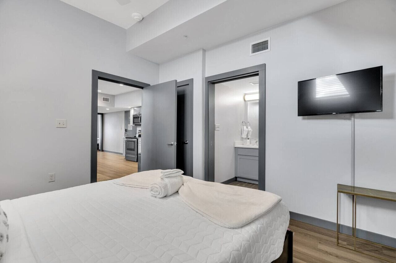 3 habitaciones, tabla de planchar con plancha y wifi gratis 