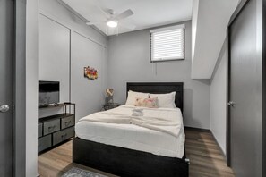 2 habitaciones, tabla de planchar con plancha, wifi y ropa de cama 
