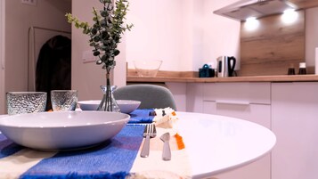 32-英寸智能电视（配备数码频道）