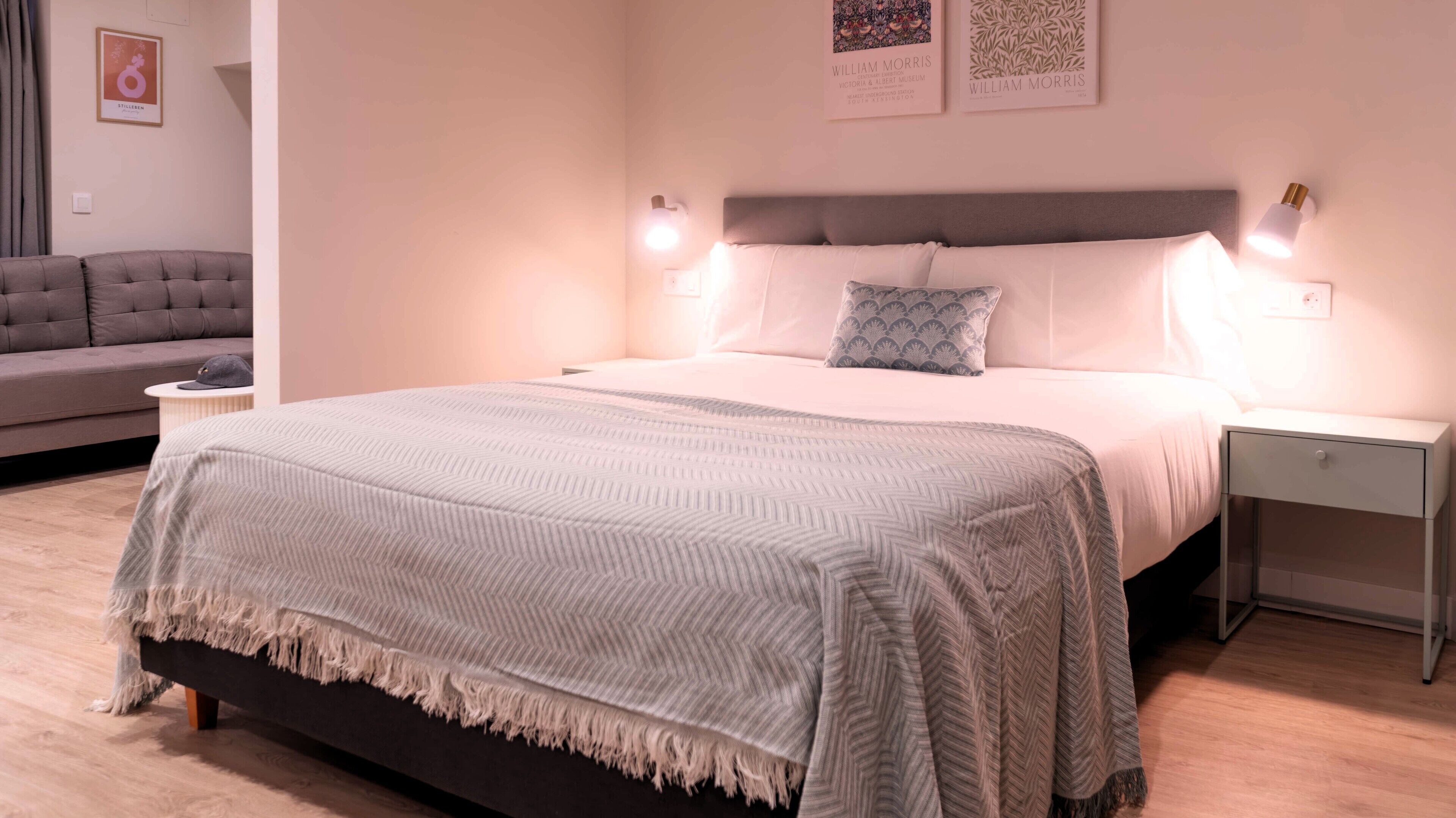 Superior Studio | Desk, laptop workspace, free WiFi