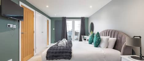 4 habitaciones, escritorio, tabla de planchar con plancha y wifi gratis