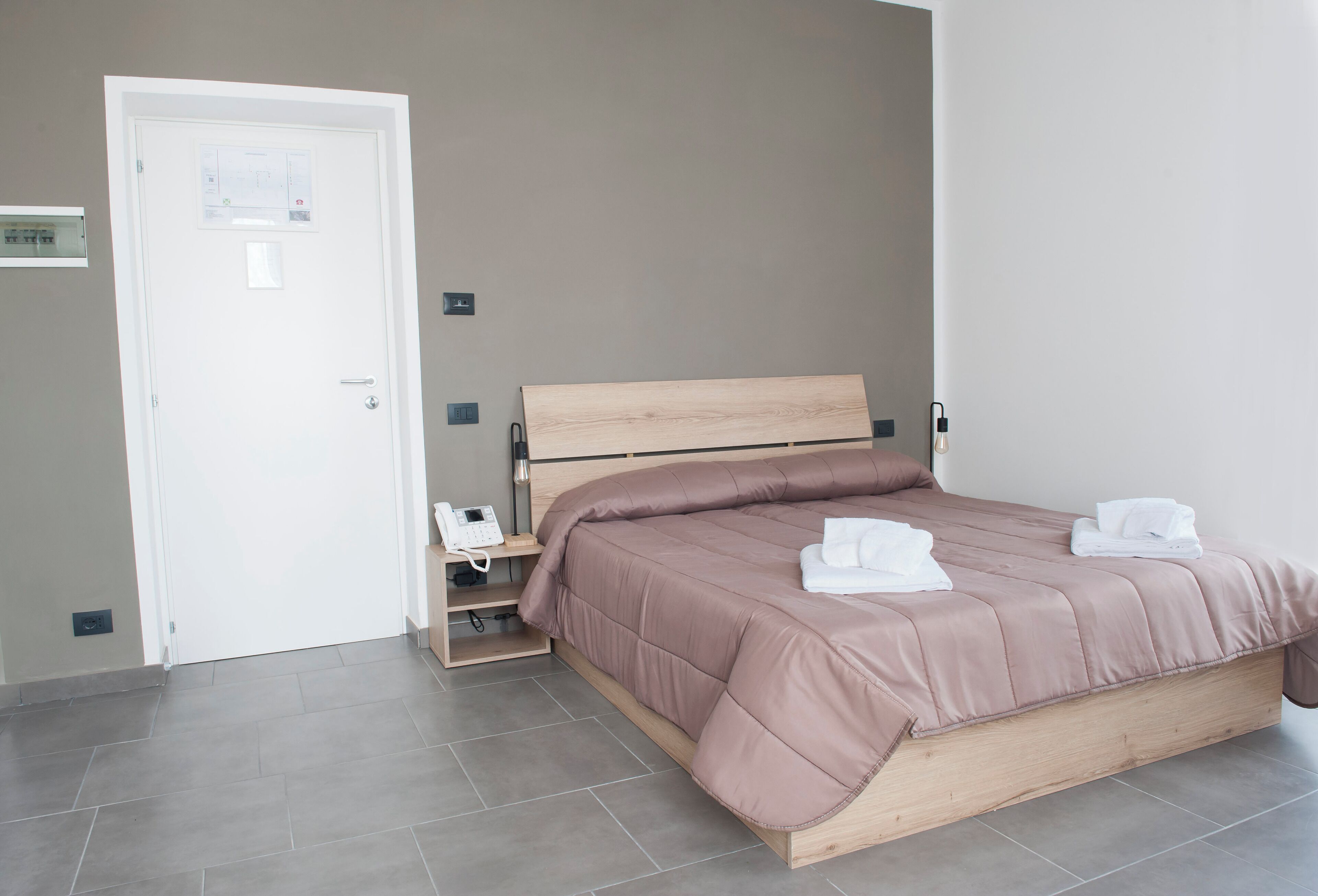 Premium bedding, individually decorated, individually furnished, desk