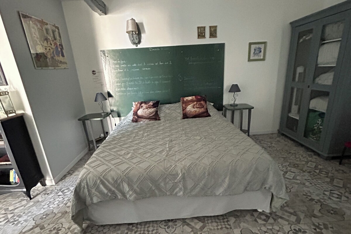 Classic Quadruple Room | Soundproofing, WiFi (free)