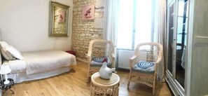 Basic-herbergi | Hljóðeinangrun, ókeypis þráðlaus nettenging