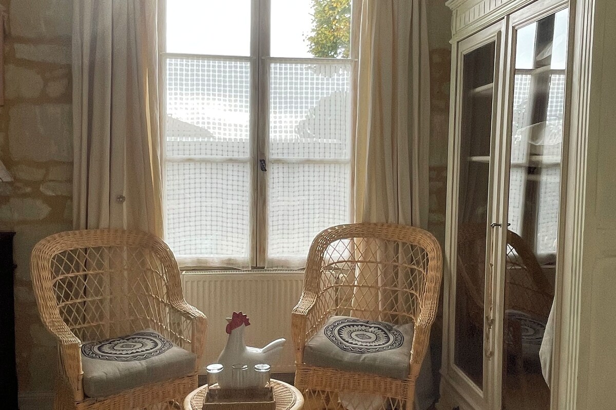 Basic Room | Soundproofing, WiFi (free)