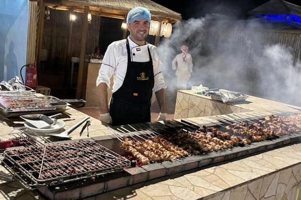 Outdoor dining - Welcoming Bed & Breakfast in Private Desert Camp Deluxe Room (Dubai)