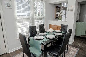 Ferienhaus, 3 Schlafzimmer, barrierefrei, Raucher | Esszimmer