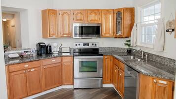 House, 3 Bedrooms, Accessible, Smoking | Interior