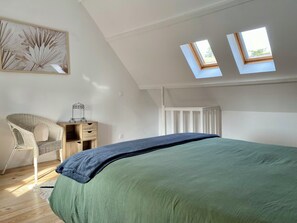 1 bedroom, free WiFi, bed sheets