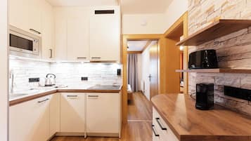 Apartment, Gartenblick | Eigene Küche | Kühlschrank, Herdplatte, Toaster, Hochstuhl