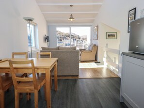 Living area - The Moorings Apartment (Porthmadog)