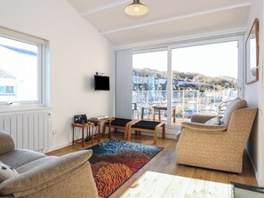 Living area - The Moorings Apartment (Porthmadog)