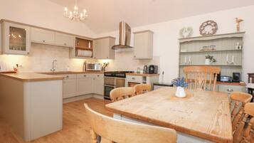 Astianpesukone, keittoastiat/astiat/ruokailuvälineet