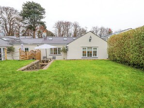 Property grounds - Bramley Cottage (Beaumaris)
