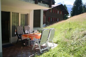 Outdoor dining - Your family home in beautiful Mürren with 3 bedrooms
Great for hiking and skiing (Lauterbrunnen)
