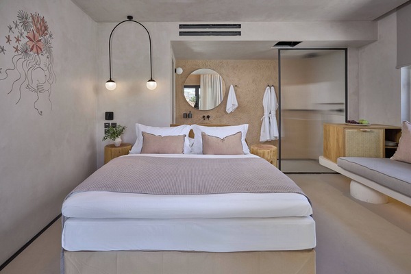 Ropa de cama de alta calidad, edredón, camas con pillow-top y minibar