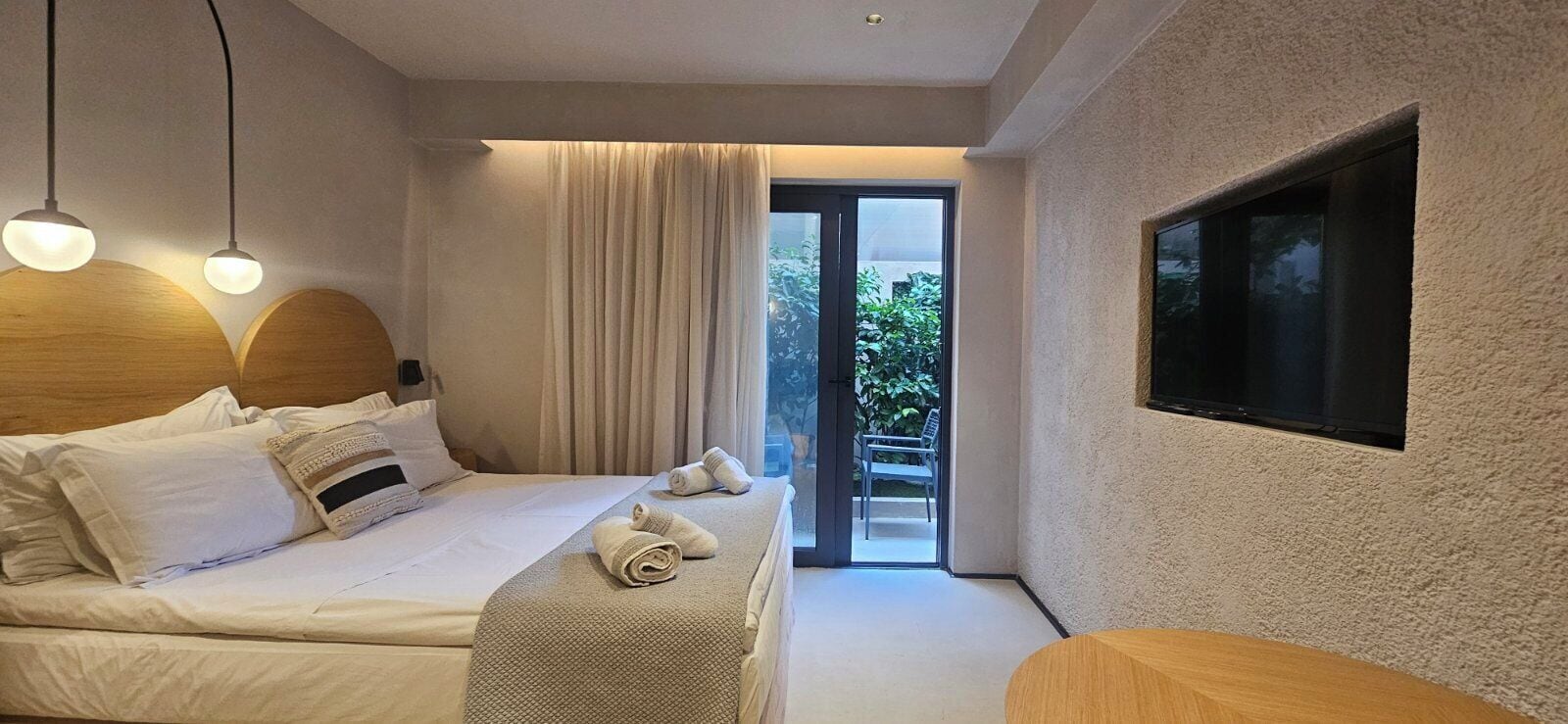 Literie de qualité supérieure, surmatelas, minibar