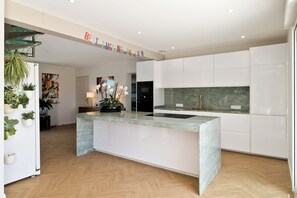 Microwave, oven, stovetop, dishwasher - Walking distance to shops/ golf center 3mn/ beach 5mn (Soorts-Hossegor)