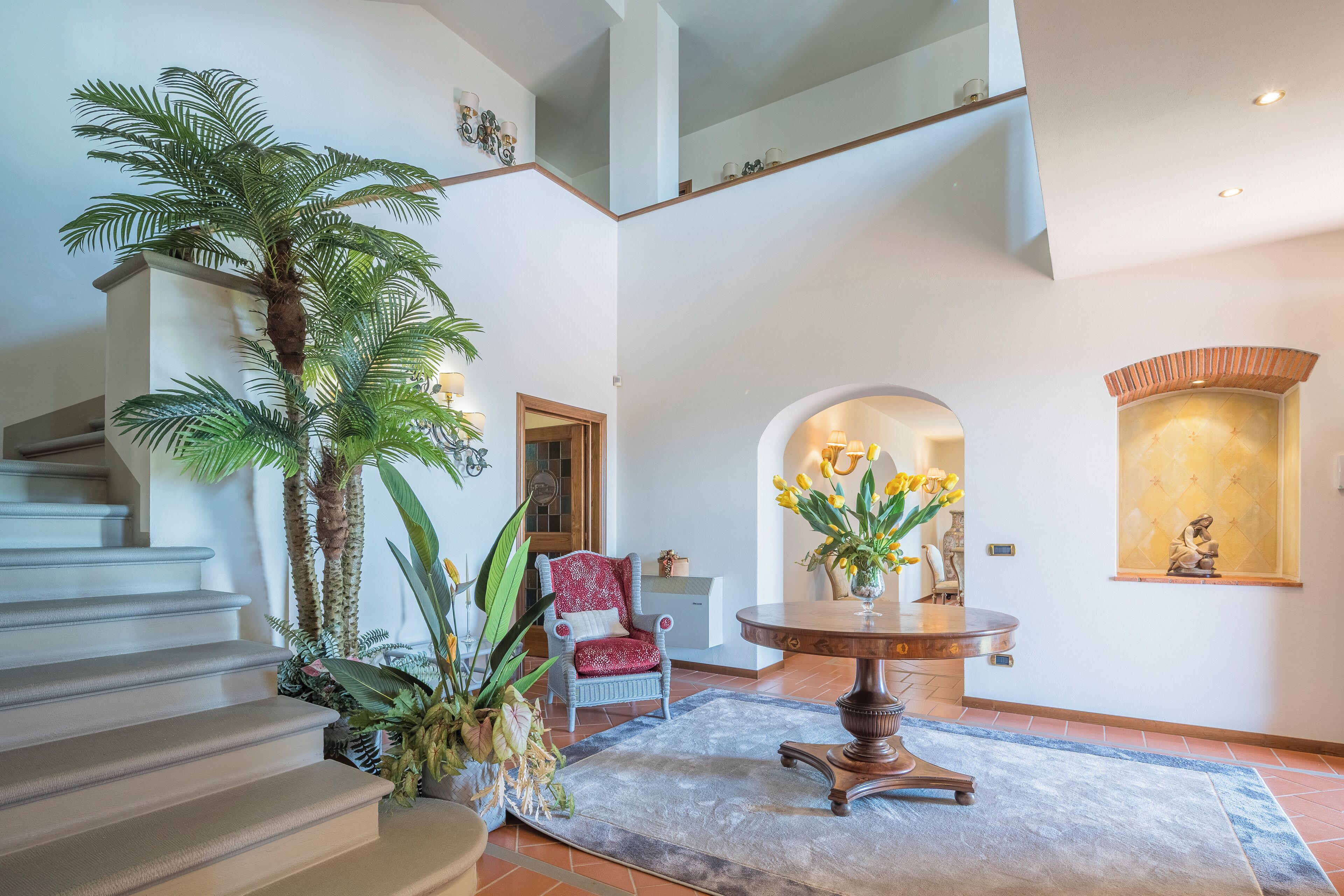 Villa Deluxe, patio, vue colline | Coin séjour | Télévision à écran plat de 32 pouces avec chaînes par câble