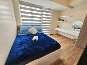 1 bedroom, desk, iron/ironing board, WiFi