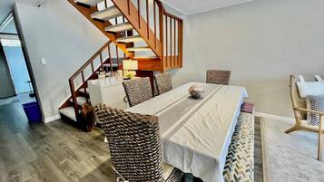 Townhome, Multiple Beds, Pool Access, Beach View (S. RODNEY 25) | Dining