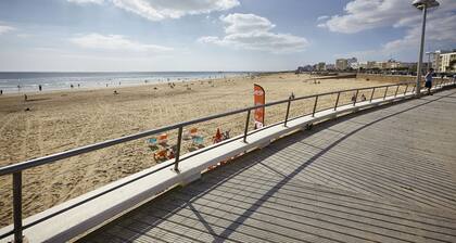 Beautiful House with Outdoor Space for 6