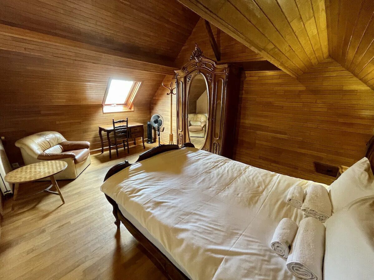 2 bedrooms, iron/ironing board, free WiFi