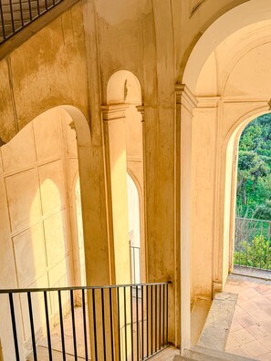 Interior entrance - Vanvitelli Palace B&b (Meta)