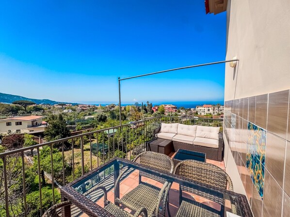 Deluxe Double Room, Sea View | Water view